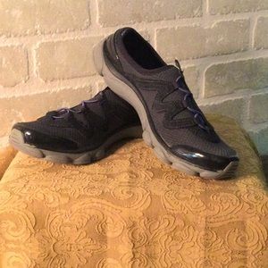 Easy Spirit, Slip-on, Navy, Soft and Pliable!